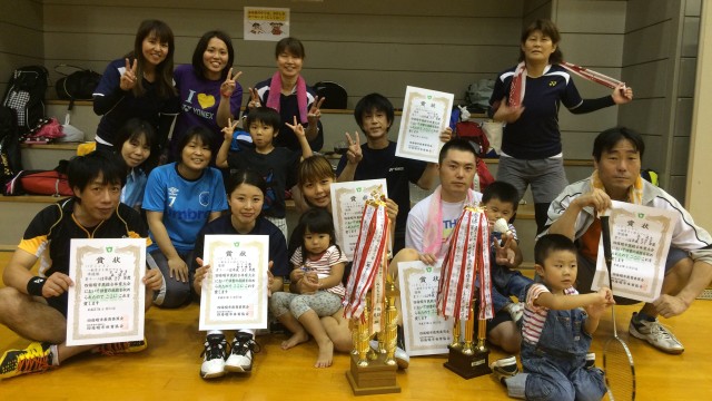 2015市民総合体育大会（バドミントン）えみ、さや優勝、辻、のり優勝